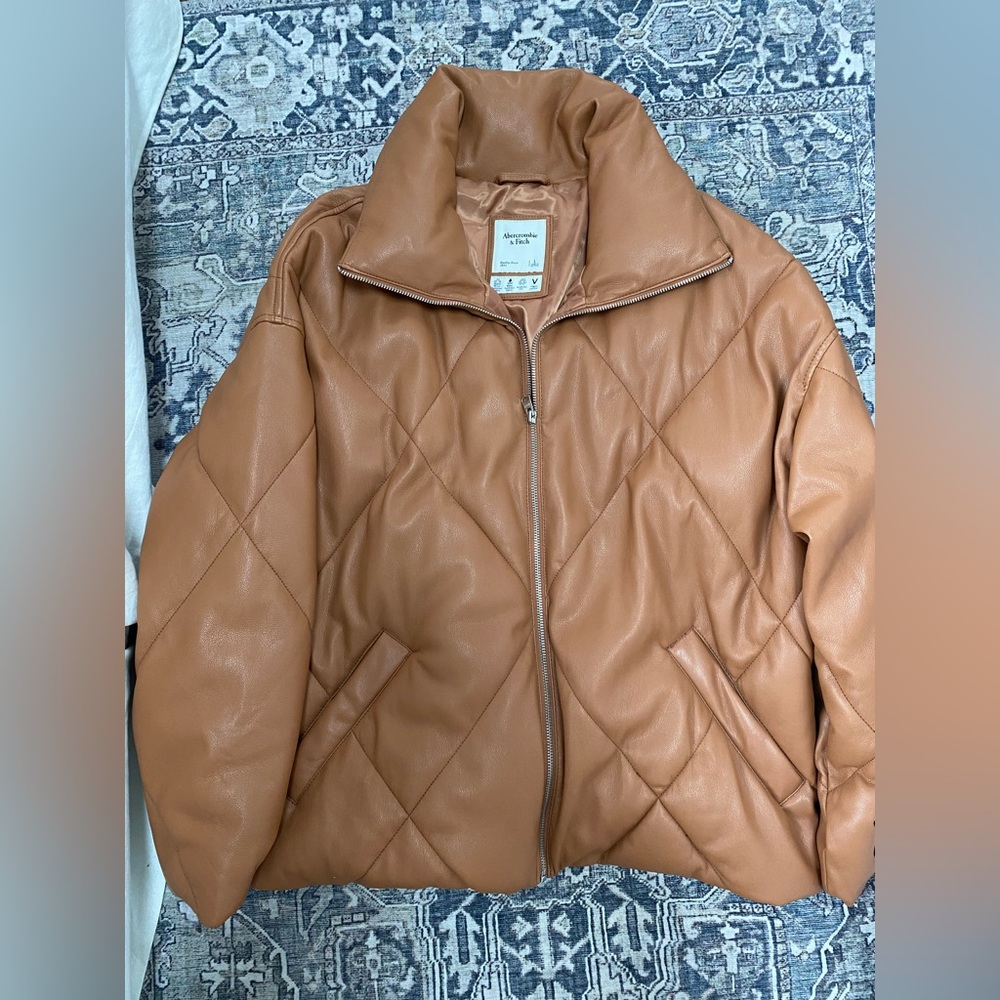 Abercrombie & Fitch Large Vegan Leather Puffer Jacket